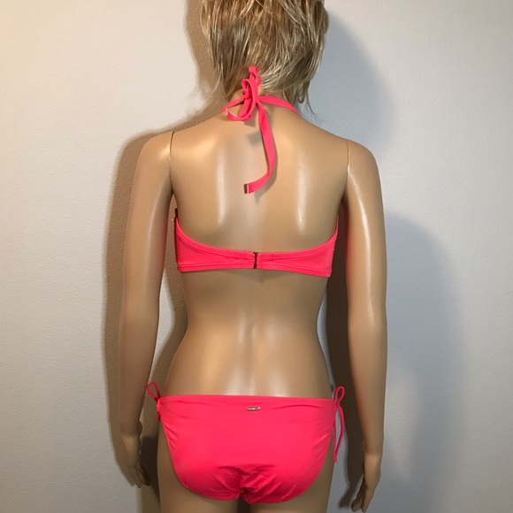 Victoria's Secret - Picture 3 of 6